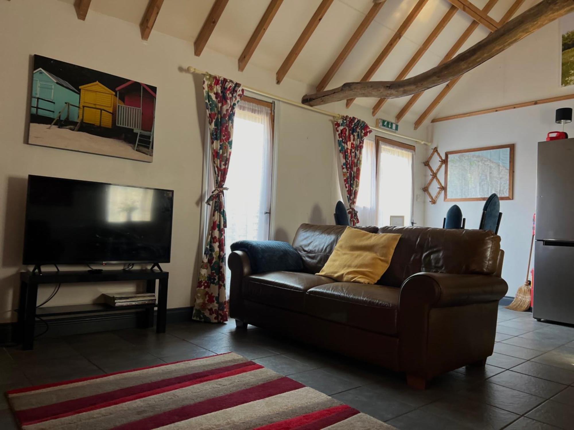 Seafret Barn Sleeps Two, North Norfolk Roughton (Norfolk)